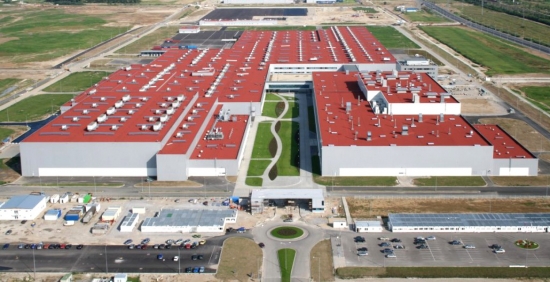 Kia является первым автопроизводителем, возобновляющим производство в Европе